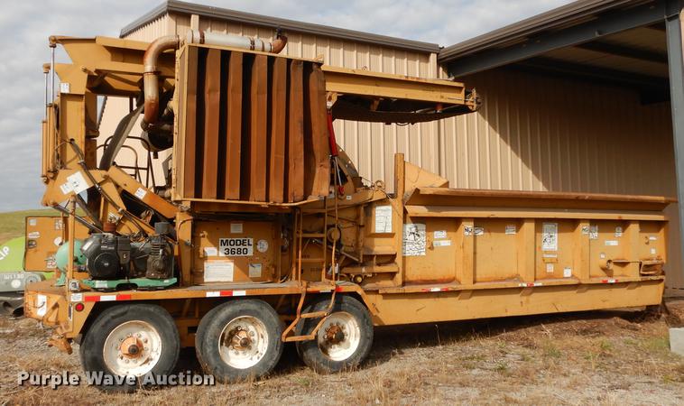 image for item DE1787 2002 Bandit 3680 Beast horizontal recycler/grinder
