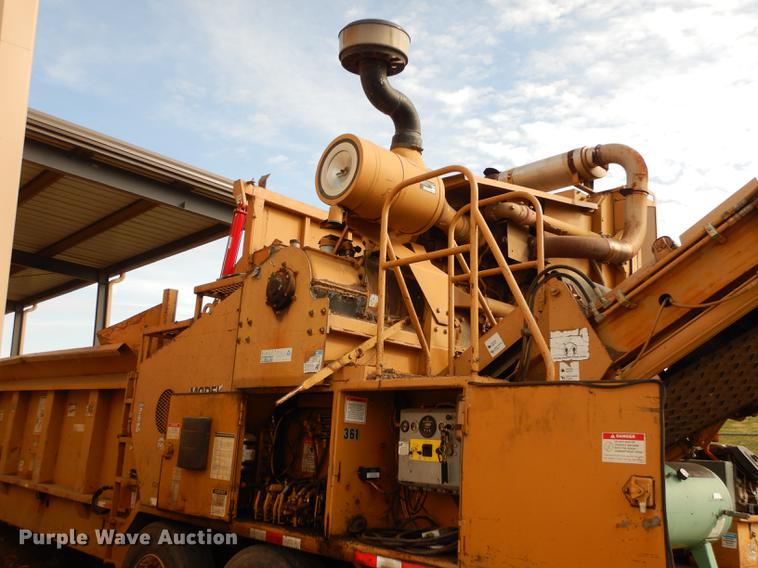 image for item DE1787 2002 Bandit 3680 Beast horizontal recycler/grinder