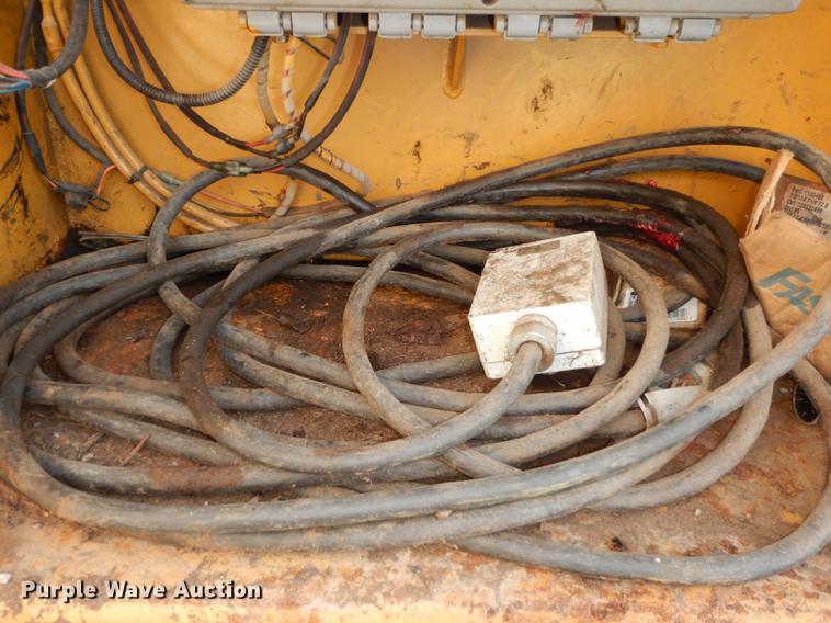 image for item DE1787 2002 Bandit 3680 Beast horizontal recycler/grinder