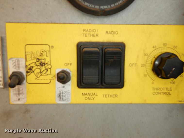 image for item DE1787 2002 Bandit 3680 Beast horizontal recycler/grinder