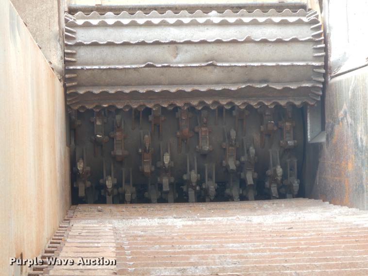 image for item DE1787 2002 Bandit 3680 Beast horizontal recycler/grinder