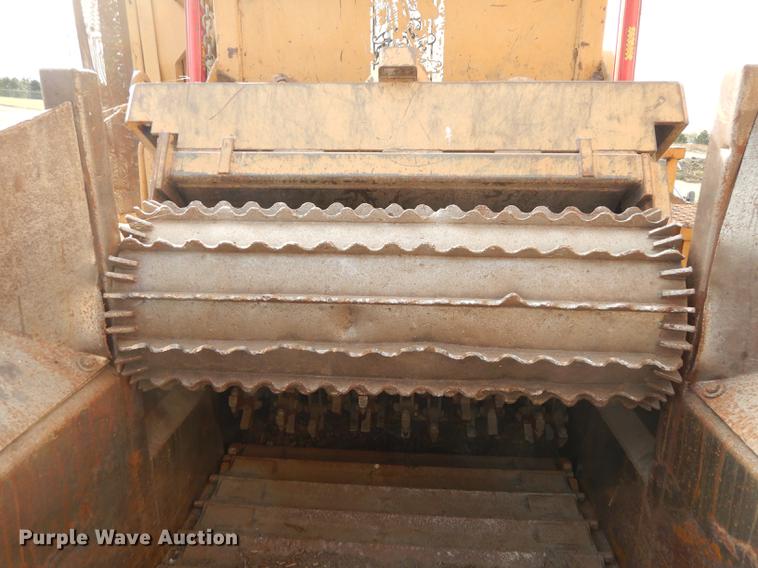 image for item DE1787 2002 Bandit 3680 Beast horizontal recycler/grinder