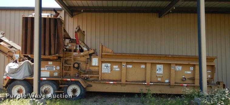 image for item DE1787 2002 Bandit 3680 Beast horizontal recycler/grinder