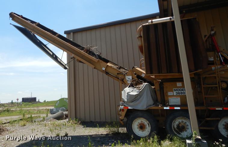 image for item DE1787 2002 Bandit 3680 Beast horizontal recycler/grinder