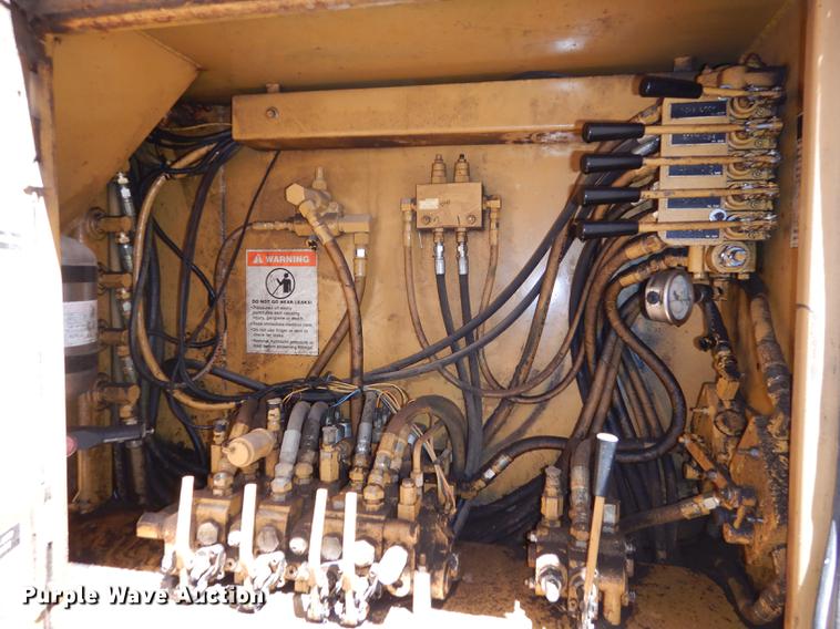 image for item DE1787 2002 Bandit 3680 Beast horizontal recycler/grinder