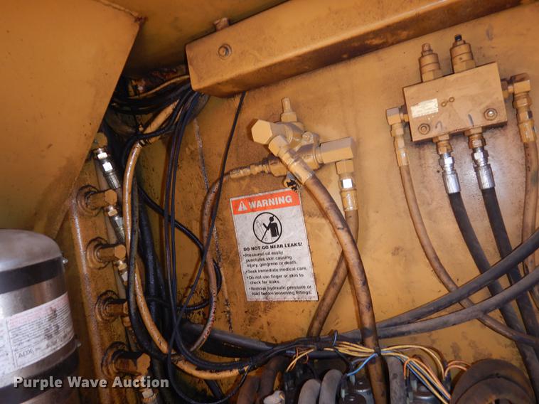 image for item DE1787 2002 Bandit 3680 Beast horizontal recycler/grinder