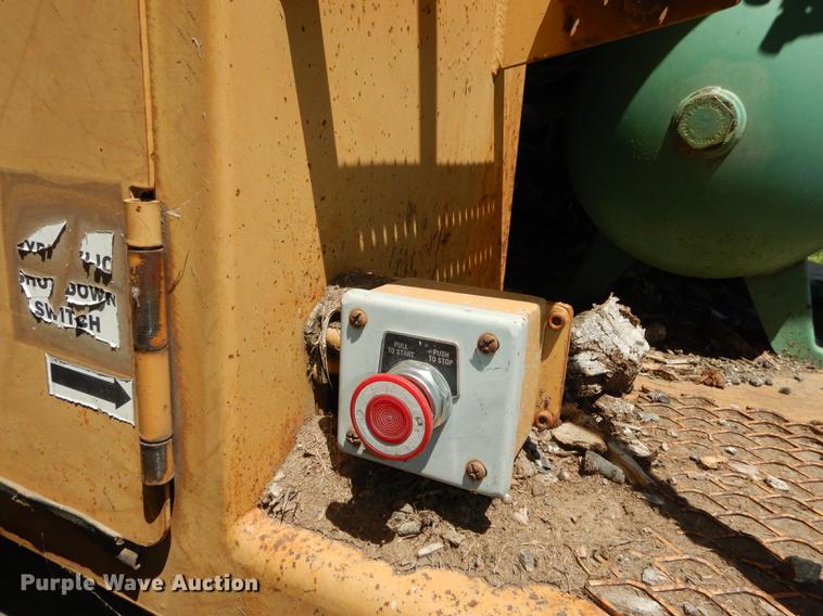 image for item DE1787 2002 Bandit 3680 Beast horizontal recycler/grinder