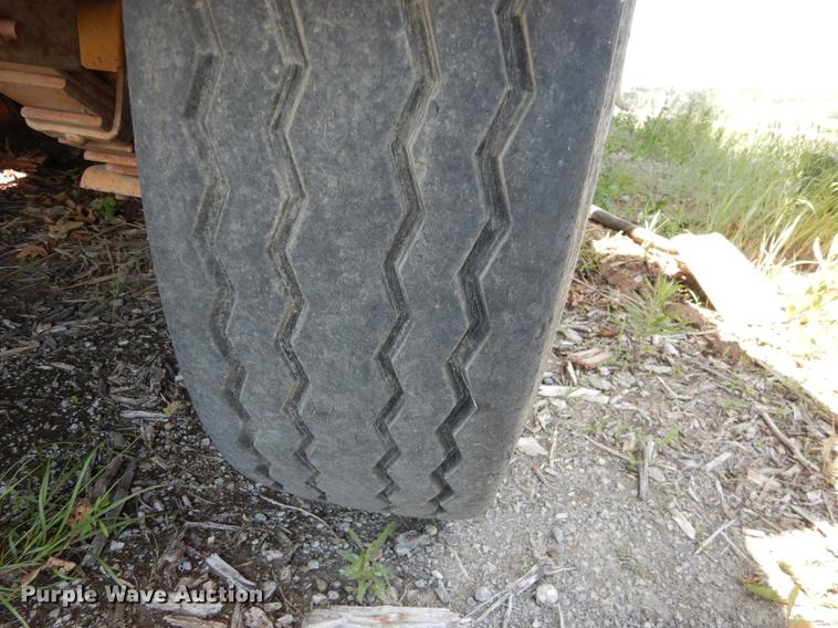 image for item DE1787 2002 Bandit 3680 Beast horizontal recycler/grinder