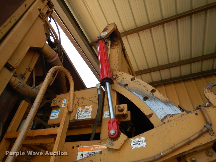 image for item DE1787 2002 Bandit 3680 Beast horizontal recycler/grinder