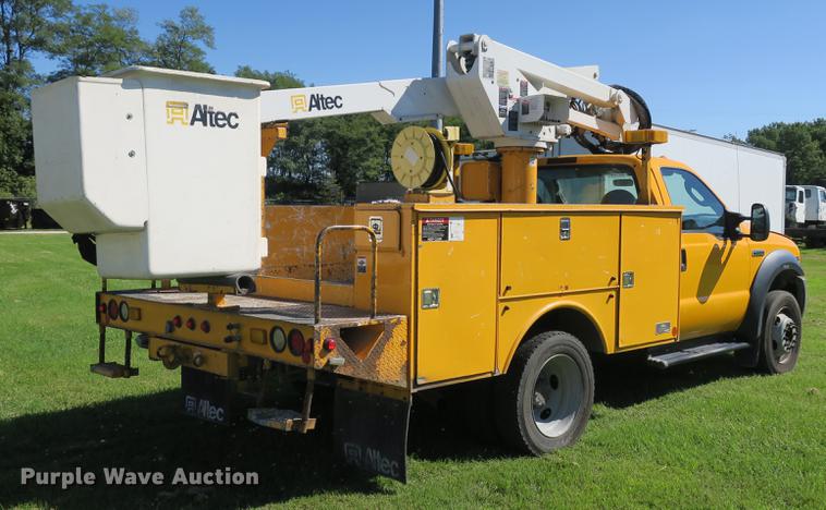 image for item DE3822 2007 Ford F550 bucket truck