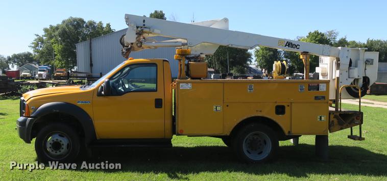 image for item DE3822 2007 Ford F550 bucket truck