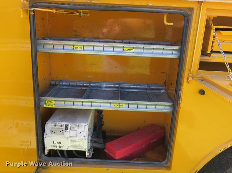 image for item DE3822 2007 Ford F550 bucket truck