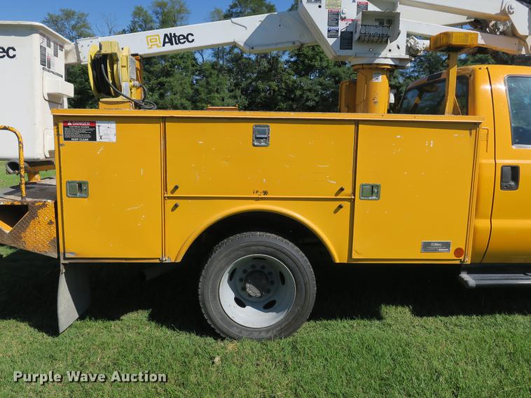 image for item DE3822 2007 Ford F550 bucket truck