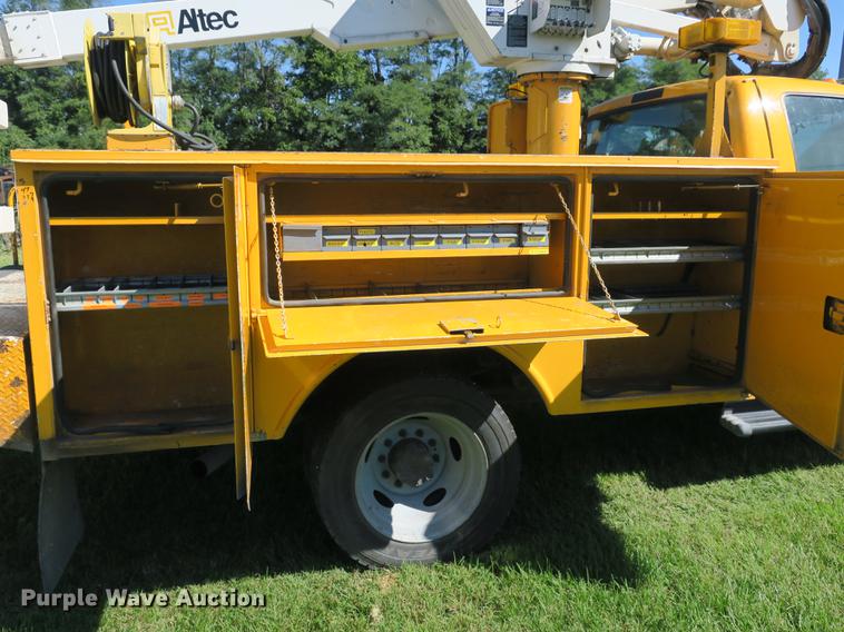 image for item DE3822 2007 Ford F550 bucket truck