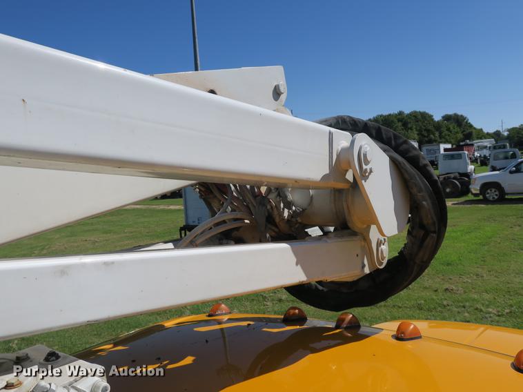 image for item DE3822 2007 Ford F550 bucket truck