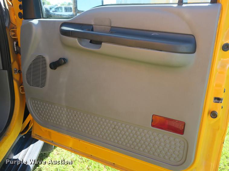 image for item DE3822 2007 Ford F550 bucket truck