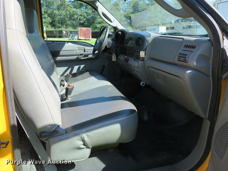 image for item DE3822 2007 Ford F550 bucket truck