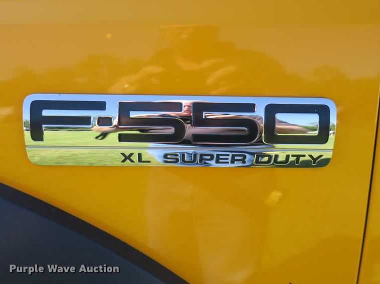 image for item DE3822 2007 Ford F550 bucket truck