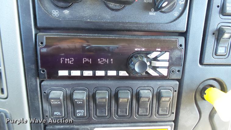 image for item DE4902 2015 International WorkStar 7500 dump truck