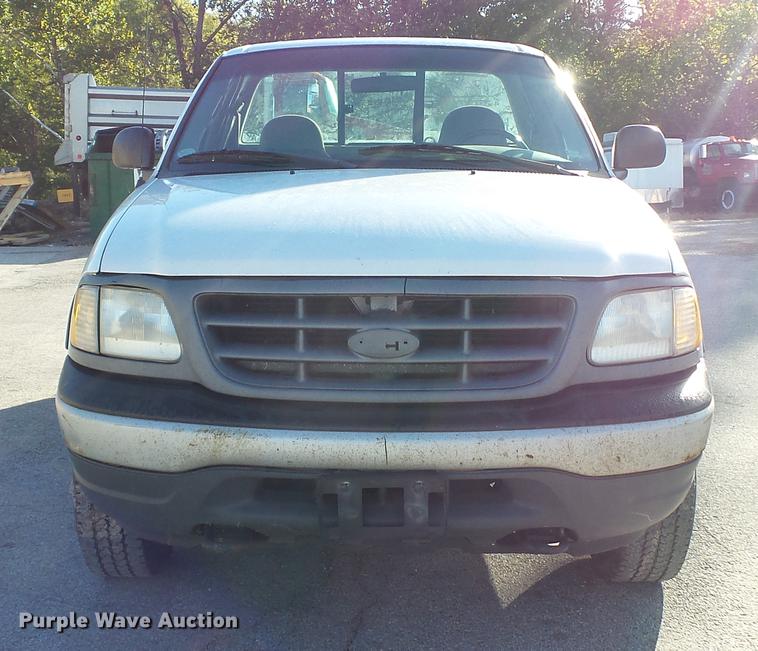image for item DE4908 2000 Ford F150 pickup truck