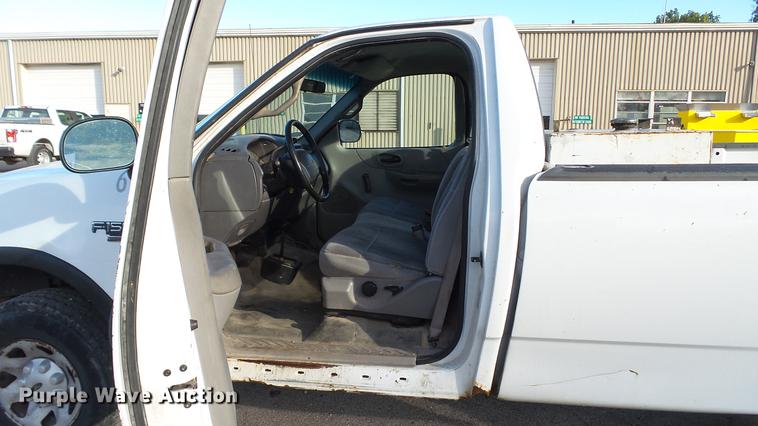 image for item DE4908 2000 Ford F150 pickup truck