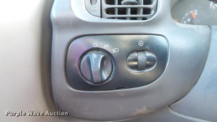 image for item DE4908 2000 Ford F150 pickup truck