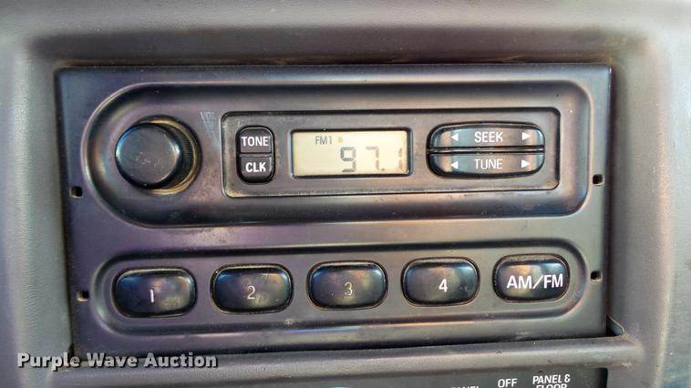 image for item DE4908 2000 Ford F150 pickup truck