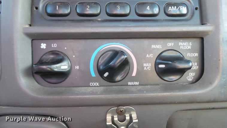 image for item DE4908 2000 Ford F150 pickup truck