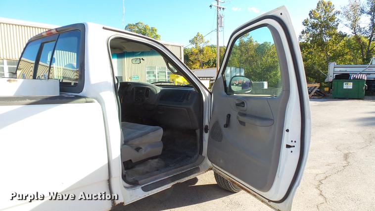 image for item DE4908 2000 Ford F150 pickup truck