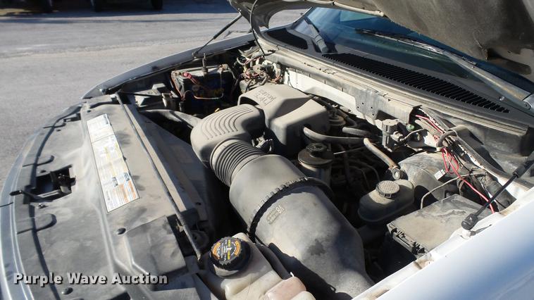 image for item DE4908 2000 Ford F150 pickup truck