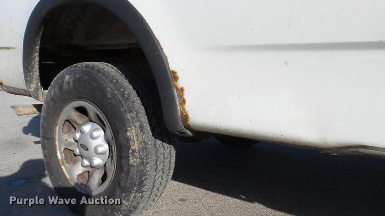 image for item DE4908 2000 Ford F150 pickup truck