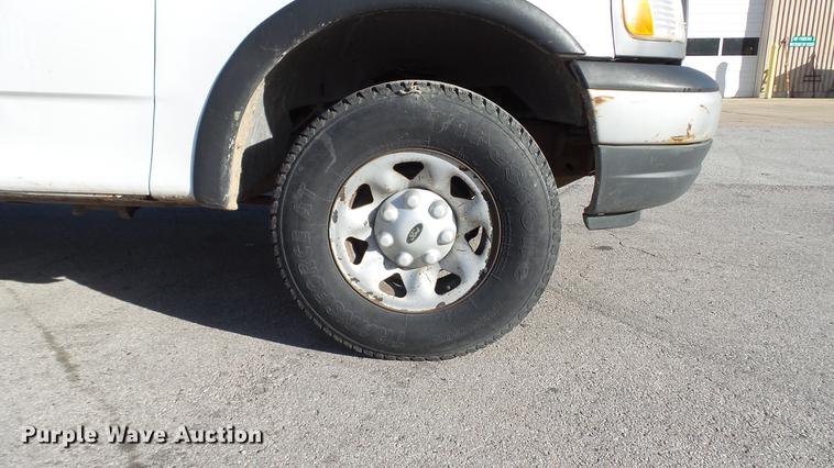 image for item DE4908 2000 Ford F150 pickup truck