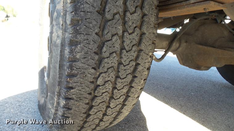 image for item DE4908 2000 Ford F150 pickup truck