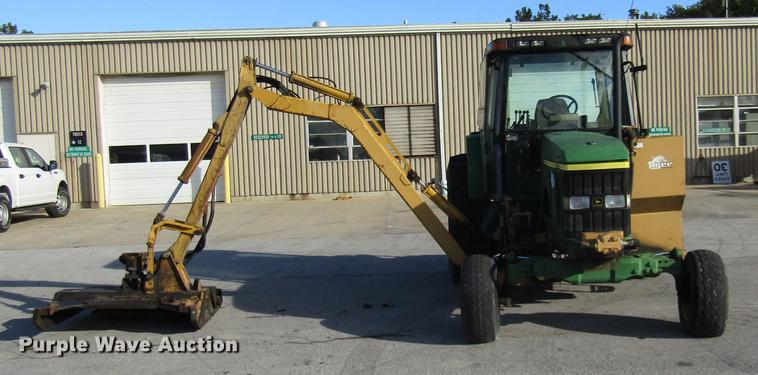 image for item DE4909 2000 John Deere 7210 tractor