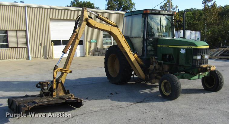 image for item DE4909 2000 John Deere 7210 tractor