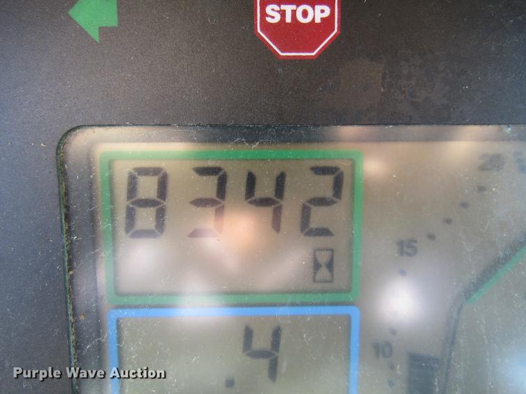 image for item DE4909 2000 John Deere 7210 tractor