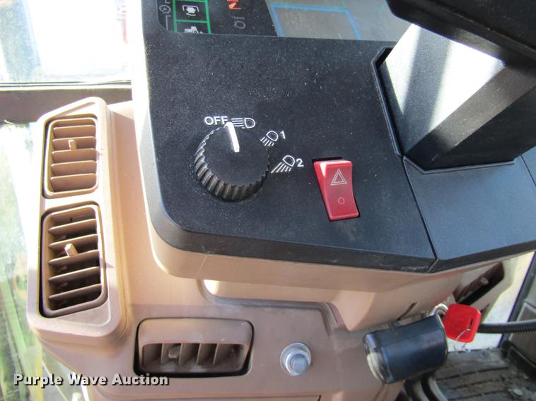 image for item DE4909 2000 John Deere 7210 tractor