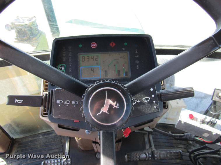 image for item DE4909 2000 John Deere 7210 tractor