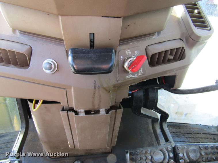 image for item DE4909 2000 John Deere 7210 tractor