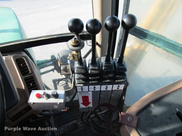 image for item DE4909 2000 John Deere 7210 tractor