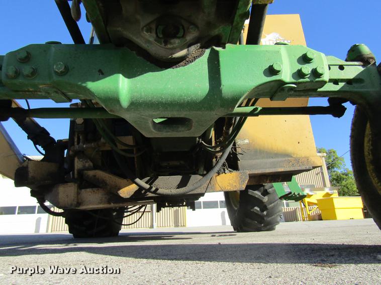 image for item DE4909 2000 John Deere 7210 tractor