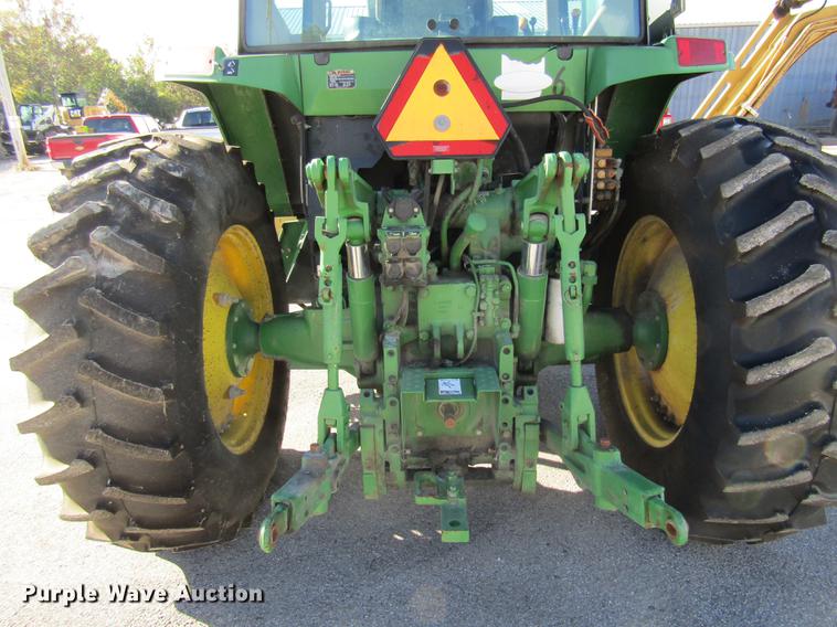 image for item DE4909 2000 John Deere 7210 tractor