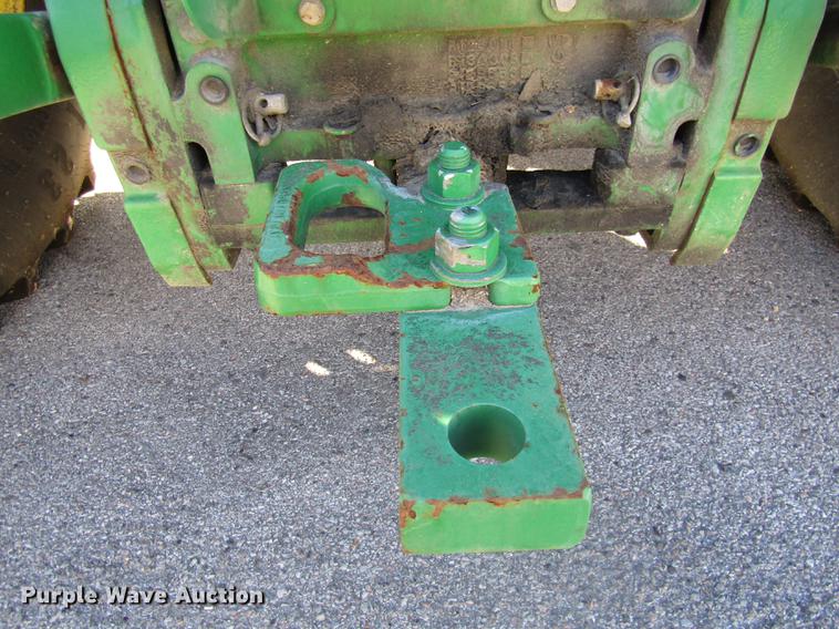 image for item DE4909 2000 John Deere 7210 tractor