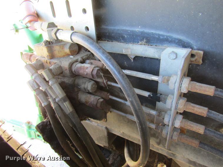 image for item DE4909 2000 John Deere 7210 tractor