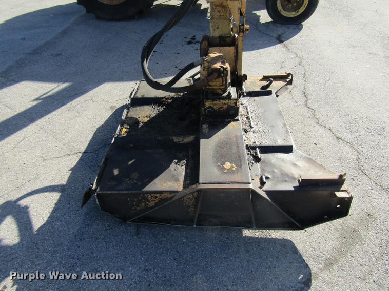 image for item DE4909 2000 John Deere 7210 tractor