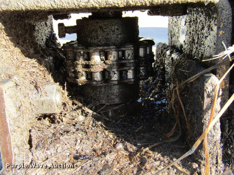 image for item DE4909 2000 John Deere 7210 tractor