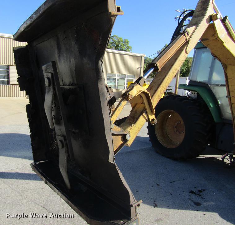 image for item DE4909 2000 John Deere 7210 tractor