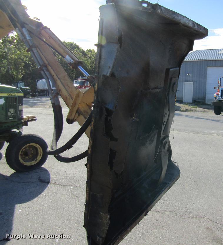 image for item DE4909 2000 John Deere 7210 tractor