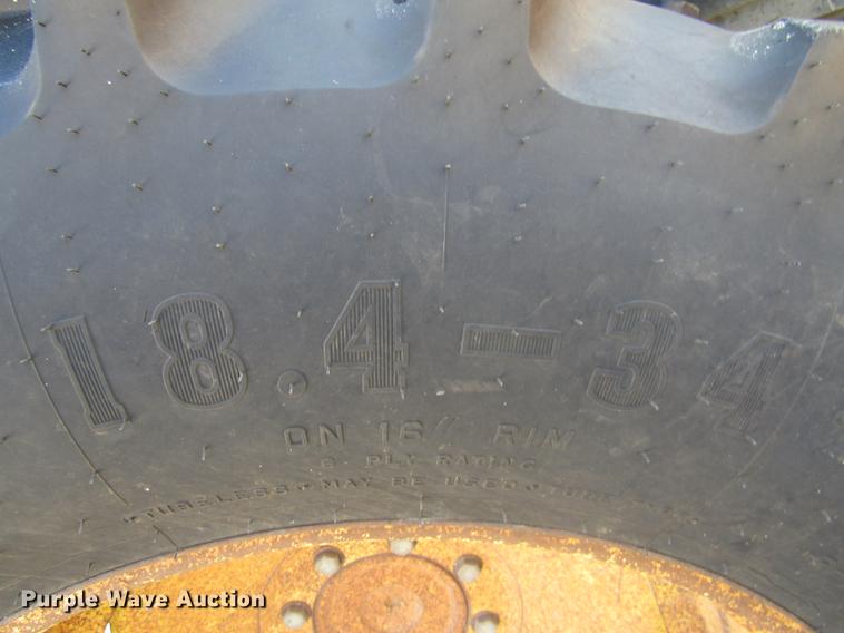 image for item DE4909 2000 John Deere 7210 tractor