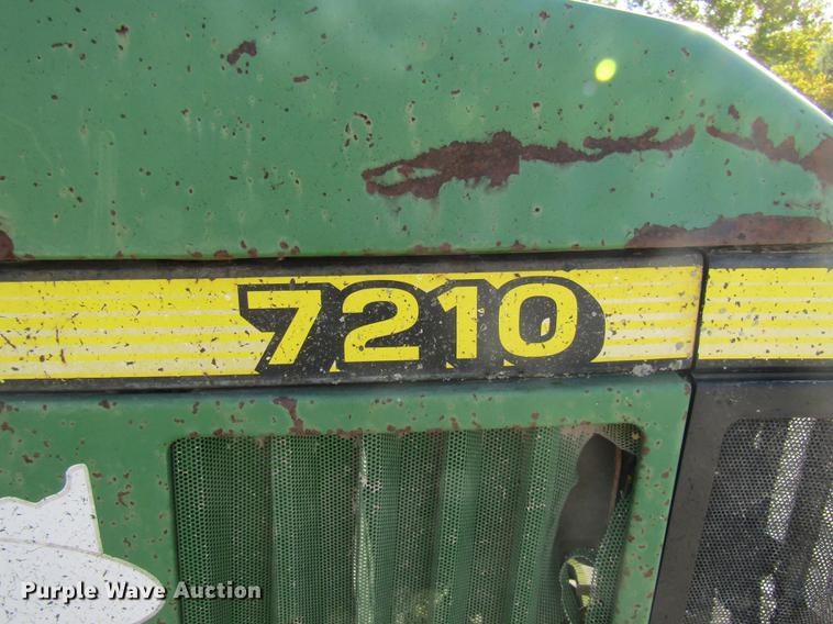 image for item DE4909 2000 John Deere 7210 tractor
